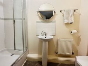 En suite- click for photo gallery